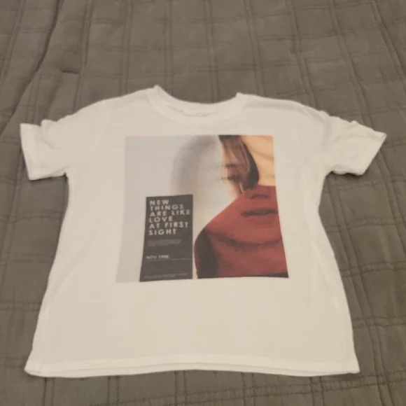 Zara White Tee with Artistic Print - Short Sleeve Size M! - Picture 1 of 6